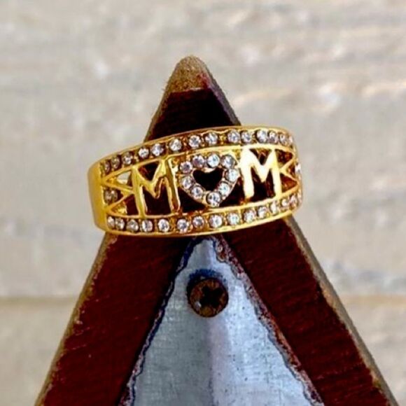 Mom Ring In Gold - Picture 2 of 2